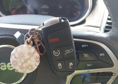 2018 Jeep Grand Cherokee Overland 4X4 z USA, uszkodzony, nr VIN 1C4RJFCG2JC240716